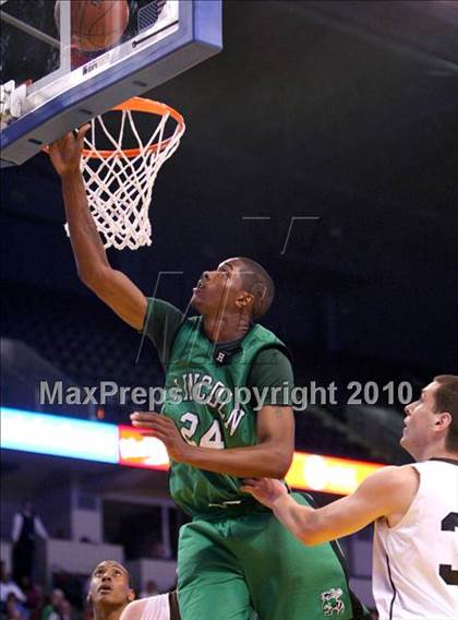 Thumbnail 3 in Lincoln vs. St. Francis (CIF State D2 Final) photogallery.
