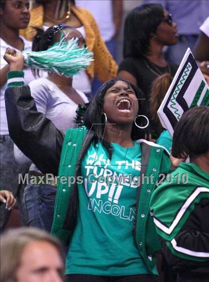 Thumbnail 1 in Lincoln vs. St. Francis (CIF State D2 Final) photogallery.