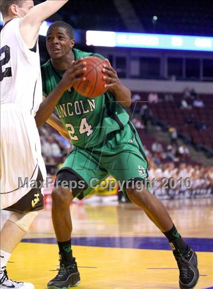 Thumbnail 2 in Lincoln vs. St. Francis (CIF State D2 Final) photogallery.