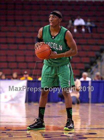 Thumbnail 3 in Lincoln vs. St. Francis (CIF State D2 Final) photogallery.