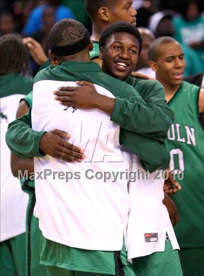 Thumbnail 2 in Lincoln vs. St. Francis (CIF State D2 Final) photogallery.