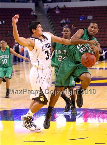 Thumbnail 3 in Lincoln vs. St. Francis (CIF State D2 Final) photogallery.