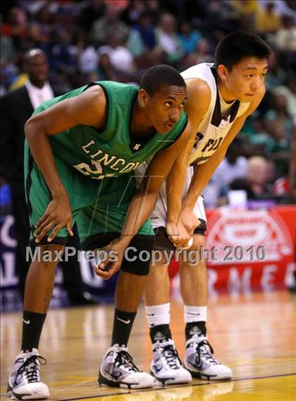 Thumbnail 1 in Lincoln vs. St. Francis (CIF State D2 Final) photogallery.