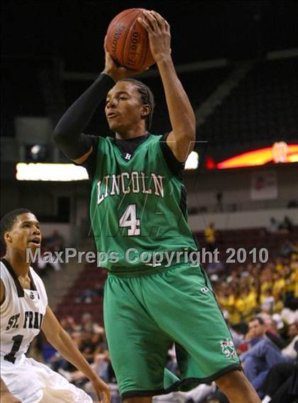 Thumbnail 3 in Lincoln vs. St. Francis (CIF State D2 Final) photogallery.