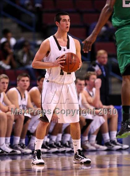 Thumbnail 2 in Lincoln vs. St. Francis (CIF State D2 Final) photogallery.
