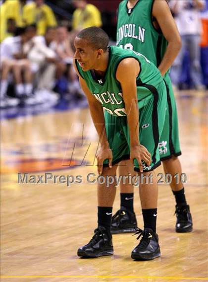 Thumbnail 2 in Lincoln vs. St. Francis (CIF State D2 Final) photogallery.