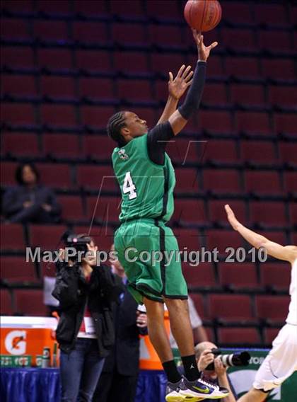 Thumbnail 1 in Lincoln vs. St. Francis (CIF State D2 Final) photogallery.