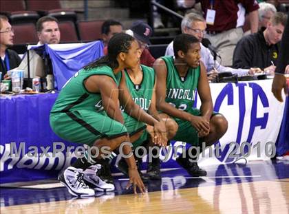 Thumbnail 1 in Lincoln vs. St. Francis (CIF State D2 Final) photogallery.