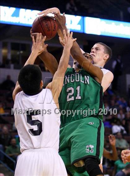 Thumbnail 1 in Lincoln vs. St. Francis (CIF State D2 Final) photogallery.