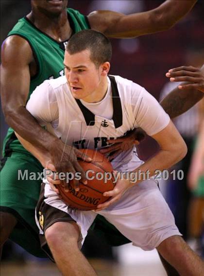 Thumbnail 1 in Lincoln vs. St. Francis (CIF State D2 Final) photogallery.
