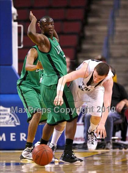 Thumbnail 1 in Lincoln vs. St. Francis (CIF State D2 Final) photogallery.