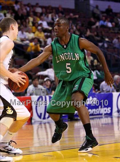 Thumbnail 2 in Lincoln vs. St. Francis (CIF State D2 Final) photogallery.