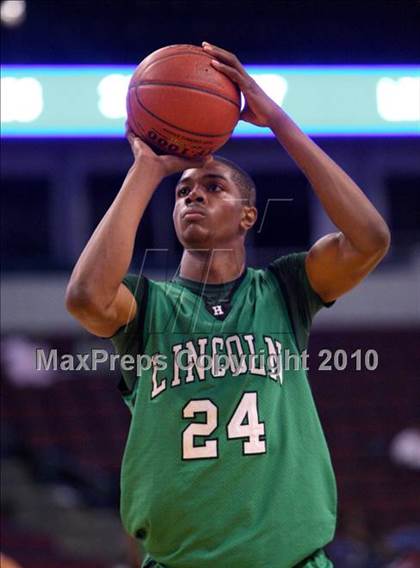Thumbnail 3 in Lincoln vs. St. Francis (CIF State D2 Final) photogallery.