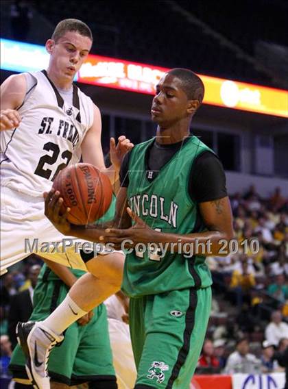 Thumbnail 2 in Lincoln vs. St. Francis (CIF State D2 Final) photogallery.