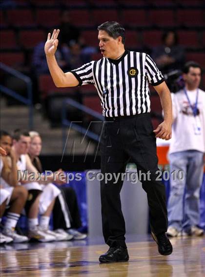 Thumbnail 2 in Lincoln vs. St. Francis (CIF State D2 Final) photogallery.