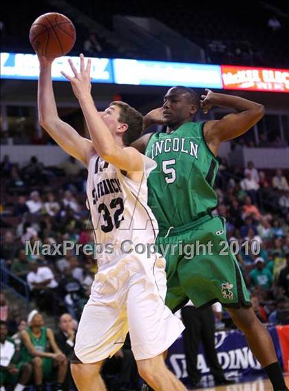 Thumbnail 3 in Lincoln vs. St. Francis (CIF State D2 Final) photogallery.