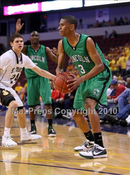 Thumbnail 2 in Lincoln vs. St. Francis (CIF State D2 Final) photogallery.