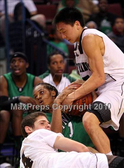 Thumbnail 2 in Lincoln vs. St. Francis (CIF State D2 Final) photogallery.