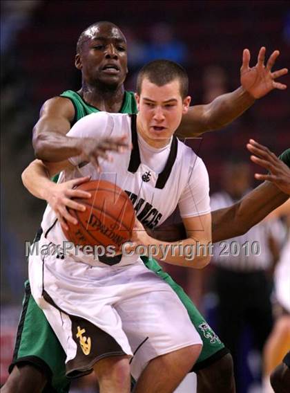 Thumbnail 3 in Lincoln vs. St. Francis (CIF State D2 Final) photogallery.