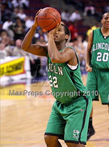Thumbnail 1 in Lincoln vs. St. Francis (CIF State D2 Final) photogallery.