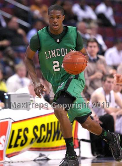Thumbnail 2 in Lincoln vs. St. Francis (CIF State D2 Final) photogallery.