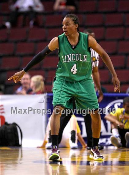 Thumbnail 3 in Lincoln vs. St. Francis (CIF State D2 Final) photogallery.