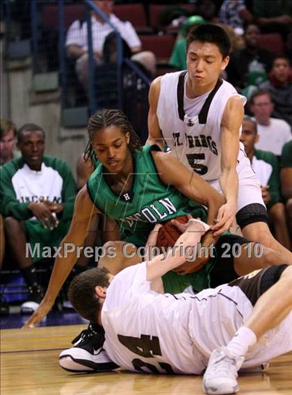 Thumbnail 1 in Lincoln vs. St. Francis (CIF State D2 Final) photogallery.