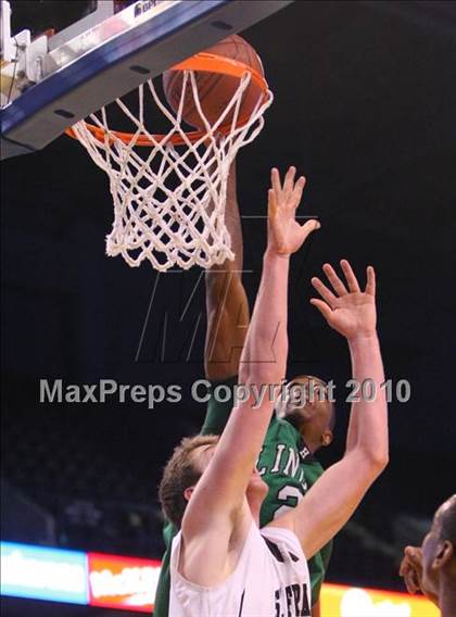 Thumbnail 2 in Lincoln vs. St. Francis (CIF State D2 Final) photogallery.
