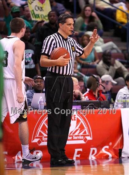 Thumbnail 1 in Lincoln vs. St. Francis (CIF State D2 Final) photogallery.