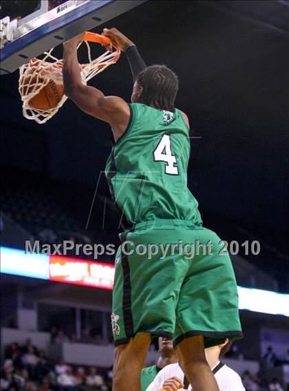 Thumbnail 2 in Lincoln vs. St. Francis (CIF State D2 Final) photogallery.