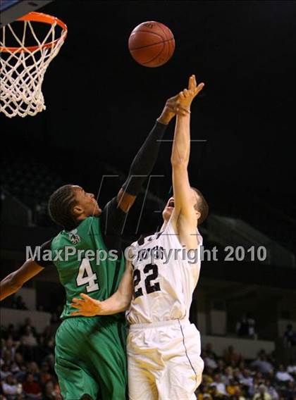 Thumbnail 3 in Lincoln vs. St. Francis (CIF State D2 Final) photogallery.