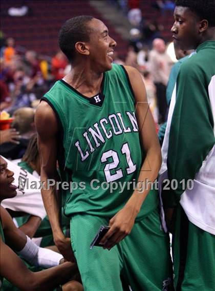 Thumbnail 3 in Lincoln vs. St. Francis (CIF State D2 Final) photogallery.