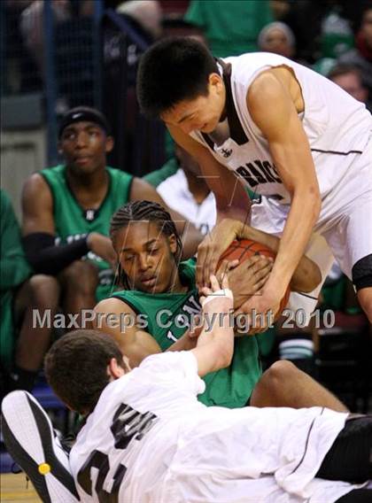 Thumbnail 1 in Lincoln vs. St. Francis (CIF State D2 Final) photogallery.