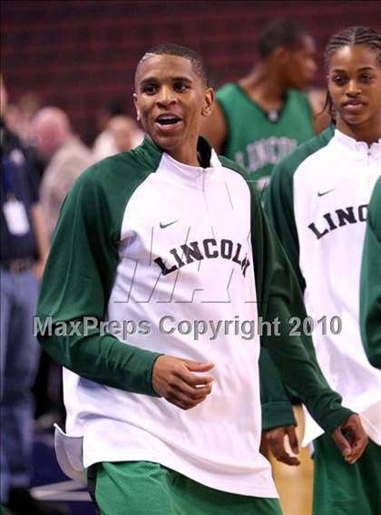 Thumbnail 1 in Lincoln vs. St. Francis (CIF State D2 Final) photogallery.