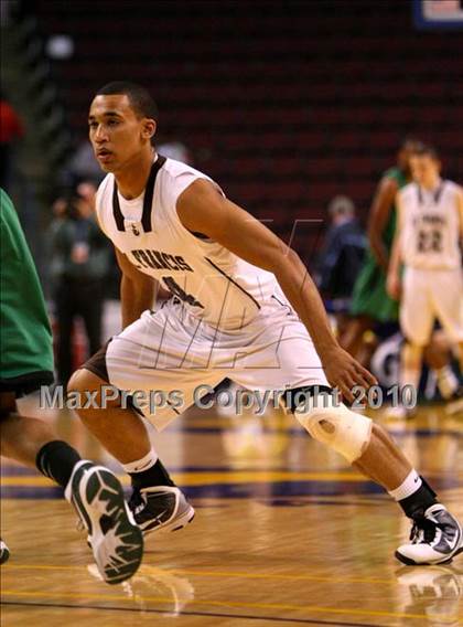 Thumbnail 3 in Lincoln vs. St. Francis (CIF State D2 Final) photogallery.