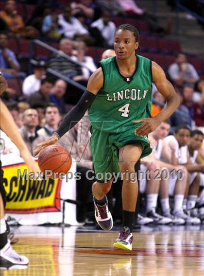 Thumbnail 3 in Lincoln vs. St. Francis (CIF State D2 Final) photogallery.