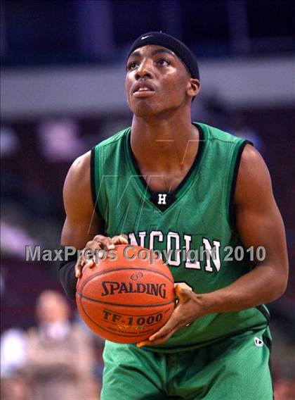 Thumbnail 3 in Lincoln vs. St. Francis (CIF State D2 Final) photogallery.