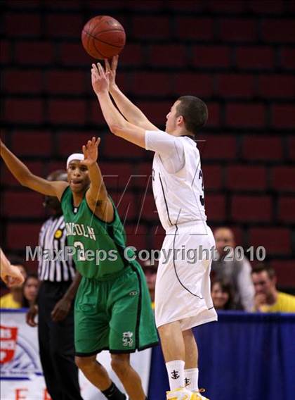 Thumbnail 2 in Lincoln vs. St. Francis (CIF State D2 Final) photogallery.