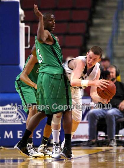 Thumbnail 2 in Lincoln vs. St. Francis (CIF State D2 Final) photogallery.