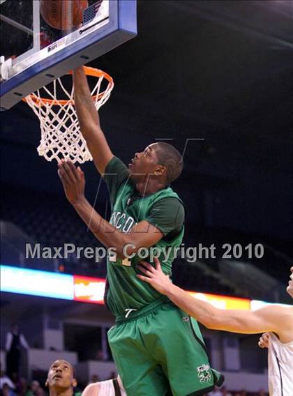 Thumbnail 2 in Lincoln vs. St. Francis (CIF State D2 Final) photogallery.