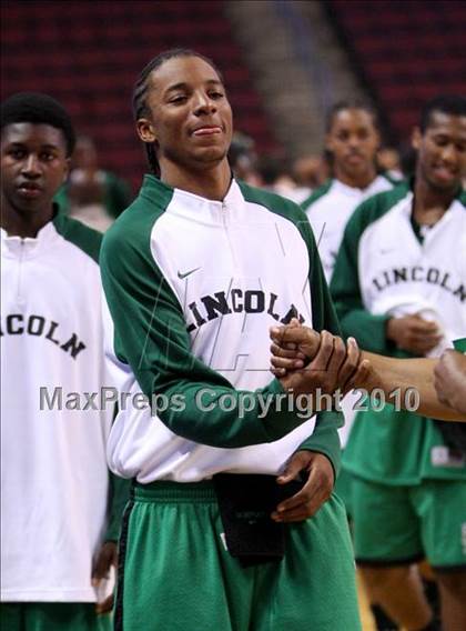 Thumbnail 3 in Lincoln vs. St. Francis (CIF State D2 Final) photogallery.