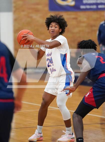 Thumbnail 1 in Truman vs. Olathe North (Phog Allen Invitational) photogallery.