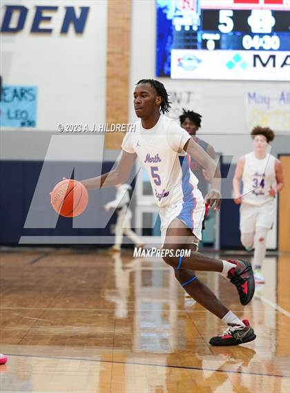 Thumbnail 3 in Truman vs. Olathe North (Phog Allen Invitational) photogallery.