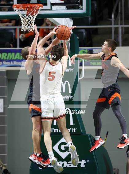 Thumbnail 2 in Waverly vs Heath (OHSAA D2 Regional Final) photogallery.