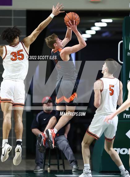 Thumbnail 3 in Waverly vs Heath (OHSAA D2 Regional Final) photogallery.