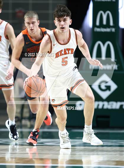 Thumbnail 3 in Waverly vs Heath (OHSAA D2 Regional Final) photogallery.