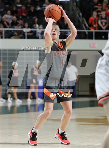 Thumbnail 1 in Waverly vs Heath (OHSAA D2 Regional Final) photogallery.