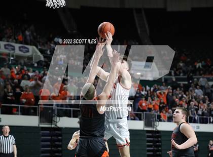 Thumbnail 3 in Waverly vs Heath (OHSAA D2 Regional Final) photogallery.