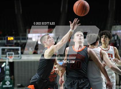 Thumbnail 1 in Waverly vs Heath (OHSAA D2 Regional Final) photogallery.