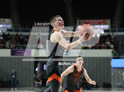 Thumbnail 3 in Waverly vs Heath (OHSAA D2 Regional Final) photogallery.